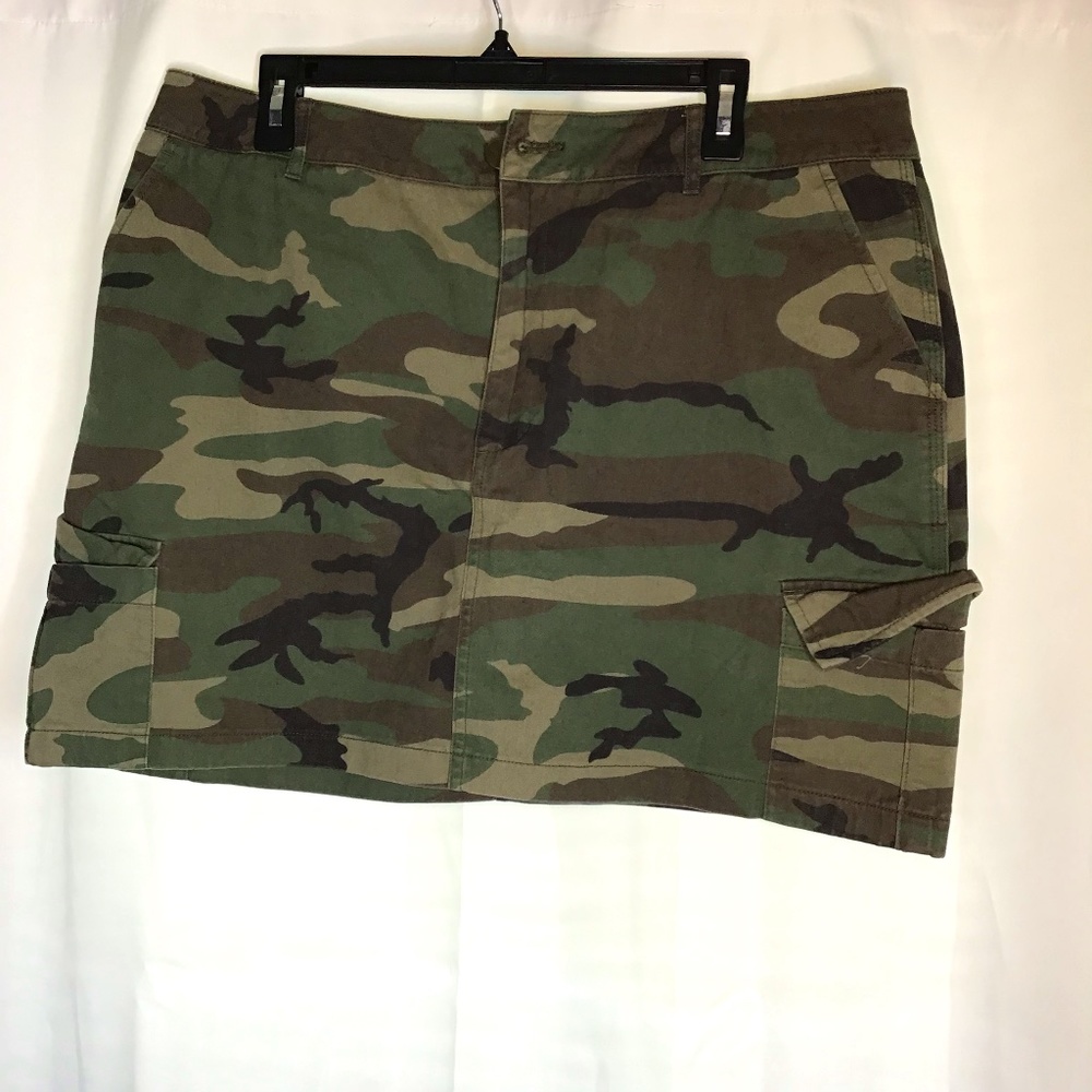 Camo Cargo Skirt/ 1X